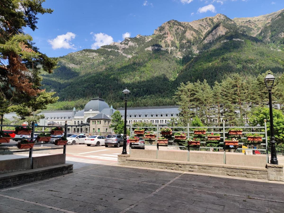 "Leo Pixel" Avairent Canfranc Estacion Daire Dış mekan fotoğraf