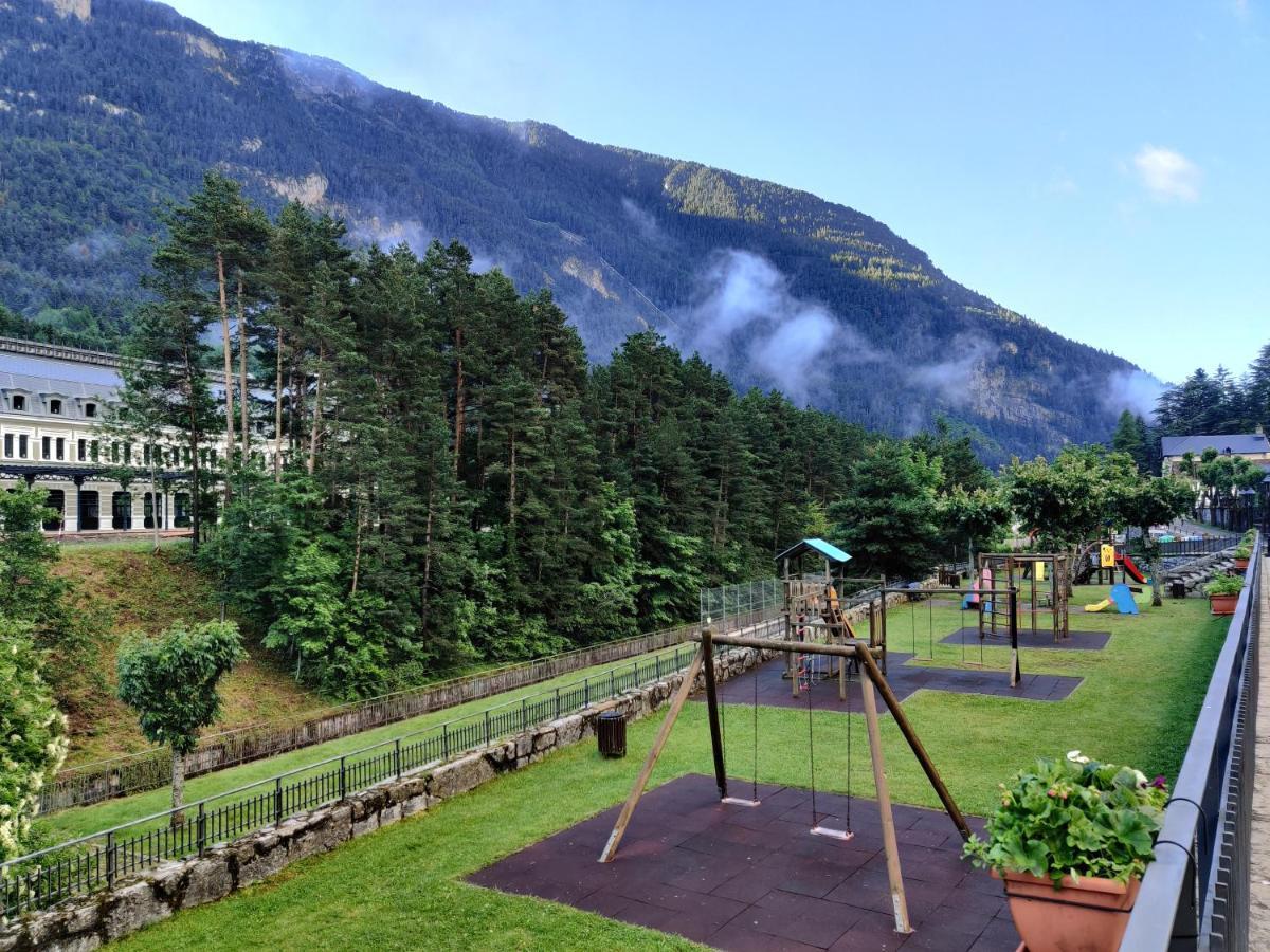 "Leo Pixel" Avairent Canfranc Estacion Daire Dış mekan fotoğraf